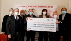 Scopri di più sull'articolo “Curiamo la ricerca insieme a Coop”: raccolti oltre 1,5 milioni di euro e 151.000 donazioni
